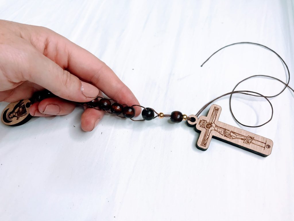 DIY Rosary Making Kit Reds includes: Twine, Knotting Tool, and Printed  Instructions to Easily Make a Knotted Rosary With Knotted Cross 