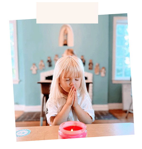 little girl praying
